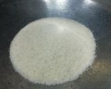 A picture of step 1 of Rava Upma.