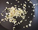A picture of step 2 of Spinach pasta.