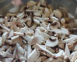 Une image de l'étape 2 de Gnocchis à la sauce champignon.