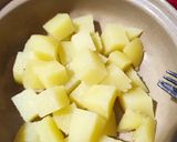 Foto langkah ke 1 dari resep Simple Potato Salad.