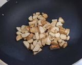 最受歡迎的便當菜料理-沙茶炒素雞丁的食譜步驟2照片