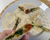 Foto del paso 2 de la receta: Quesadillas de pollo y espinacas picantes