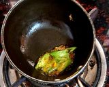 A picture of step 3 of Pear Chilli Raita.
