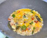 Foto langkah ke 2 dari resep Cah bayam telur tomat.