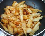 Foto langkah ke 5 dari resep Tumis nanas santan udang.