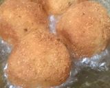 A picture of step 6 of Scotch eggs.