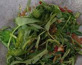 Foto langkah ke 4 dari resep Tumis kangkung terasi.