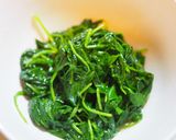 รูปขั้นตอนการทำที่ 2 ของ 시금치 무침 ผักโขมน้ำมันงา
