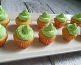 Foto langkah ke 1 dari resep Mini Vanilla Cupcake.