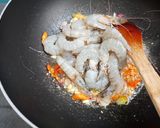 Foto langkah ke 3 dari resep Udang Saus Asam Manis Pedas.