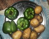 A picture of step 1 of Aloo Capsicum.