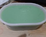 Foto langkah ke 3 dari resep Puding Pandan Strawberry.