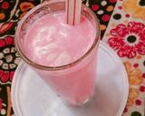 A picture of step 4 of Creamy milk juice.