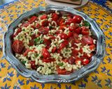 Une image de l'étape 11 de Salade de pâtes aux tomates cerises, poivrons rouges grillés et persil.