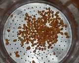 A picture of step 2 of Mesfouf with Raisins 🇩🇿.