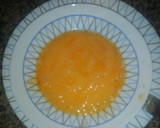 Foto del paso 3 de la receta: Tortilla de champiñones con cebolla y perejil