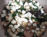 Foto langkah ke 2 dari resep Oseng Putih telor ayam cabe hijau.