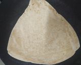 अजवाइन वाला गेहूं के आटे का तिकोना पराठा (Ajwain wala gehu ke aate ka tikona paratha Hindi) रेसिपी चरण 4 फोटो