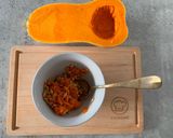Foto del passaggio 2 della ricetta Riciclo creativo di una zucca: polpa, buccia, semi