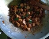 Foto langkah ke 4 dari resep Oseng kikil tahu cabe hijo.
