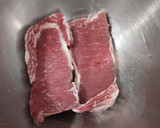 Foto langkah ke 1 dari resep Beef Steak With Brown Sauce.