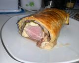 Foto del paso 7 de la receta: Solomillo de cerdo con hojaldre, pimientos del padrón y cebolla caramelizada al vino tinto