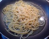 A picture of step 6 of Linguine with Clams, Yellow Bell Pepper, and Green Chili.
