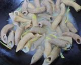 酸菜炒小腸的食譜步驟2照片