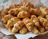 Krémtúrós-virslis kifli (sütőporos) 🥐 recept fázis 5 fotója