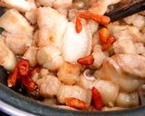 Hình bước làm 3 của món Thịt Ba Rọi Rim Nước Mắm Mặn Ngọt