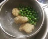 A picture of step 8 of Random Sandwich with Boiled Chicken Nugget and Boiled Pea.