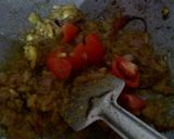 A picture of step 2 of Chicken dakbunglow.