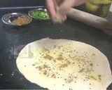 A picture of step 4 of Pyaz kalonji paratha.