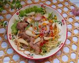 Hình bước làm 3 của món Gỏi hoa chuối bào trộn bò