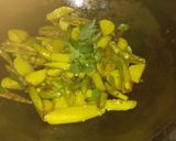 आलू पटल की सूखी सब्जी (aloo potol ki sukhi sabzi recipe in Hindi) रेसिपी चरण 2 फोटो