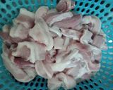 Hình bước làm 1 của món Thịt ba chỉ rang cháy cạnh