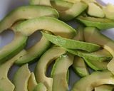 Cukkini palacsinta, fűszeres avokádó töltelékkel recept fázis 4 fotója