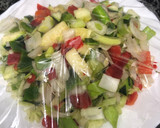 Foto del paso 1 de la receta: 273. Ensalada de alubias y salpicón de marisco con queso feta (principal legumbres)
