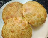 A picture of step 3 of Khasta Matar Kachori.