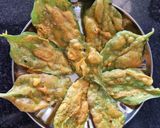 A picture of step 2 of Palak patta chat.