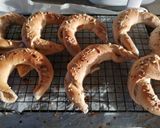 Részben teljes kiőrlésű magvas kifli recept fázis 6 fotója
