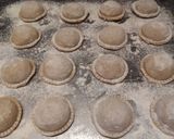 Foto del paso 3 de la receta: Sorrentinos integrales y veganos de acelga y salsa blanca
