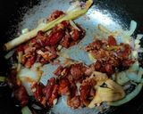 Foto langkah ke 7 dari resep Kwetiaw siram sapi ladahitam.
