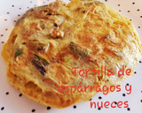 Foto del paso 6 de la receta: Tortilla de espárragos y nueces