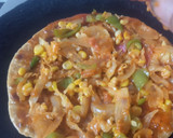 चीज़ कॉर्न रोटी पिज़्ज़ा (cheese corn roti pizza recipe in Hindi) रेसिपी चरण 4 फोटो