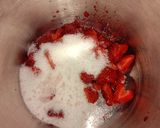 รูปขั้นตอนการทำที่ 2 ของ นมสตรอว์เบอร์รี่ [Fresh Strawberry Milk]