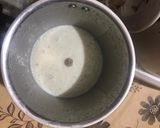 A picture of step 2 of Banana Shake.