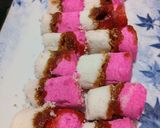 Foto langkah ke 6 dari resep Kue Putu Merah Putih.