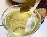 A picture of step 4 of Bay leaf Tea.