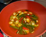Foto langkah ke 4 dari resep Sup kembung selar.